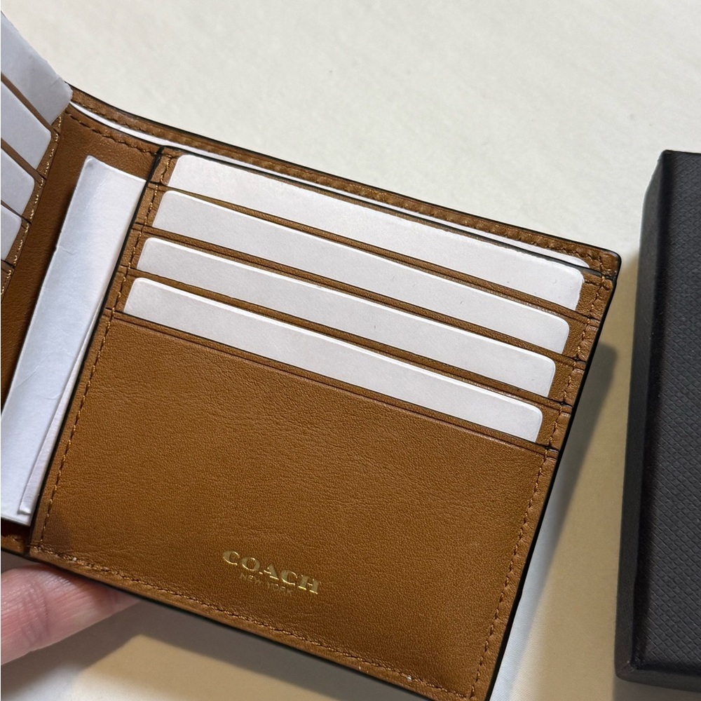 Coach Wallet New York Yankees - Picture 6 of 15